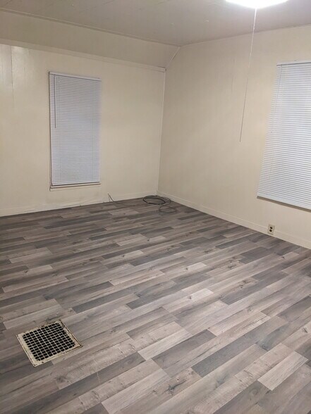 Building Photo - 1232 4th St