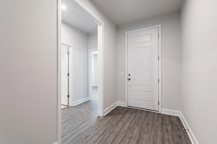 Building Photo - 192 Dendron Dr
