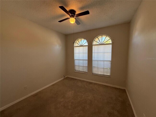 Building Photo - 1976 Willow Wood Dr