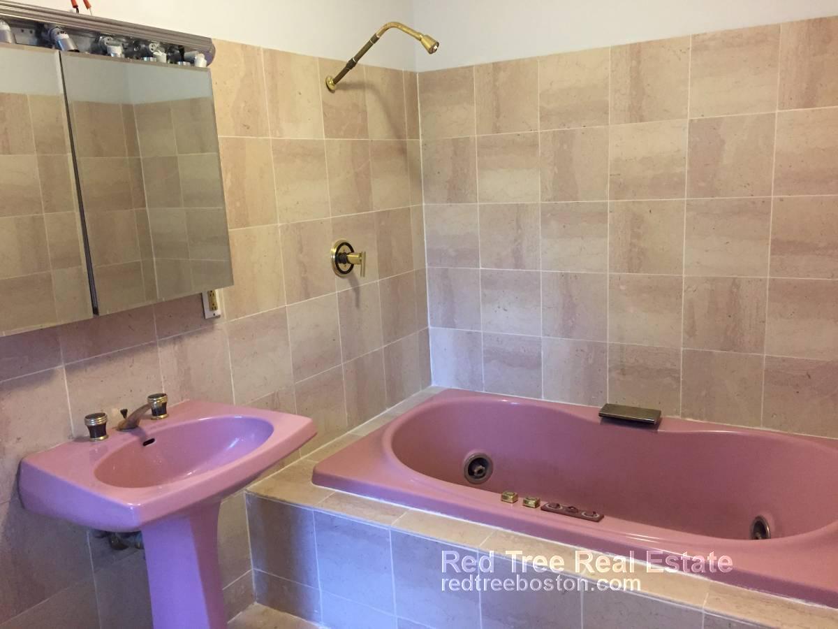 Building Photo - 429 Marlborough St