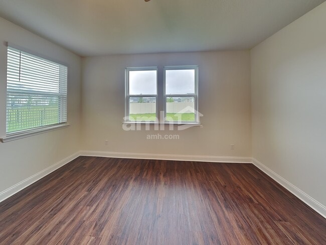 Building Photo - 240 Banyan Frst Dr