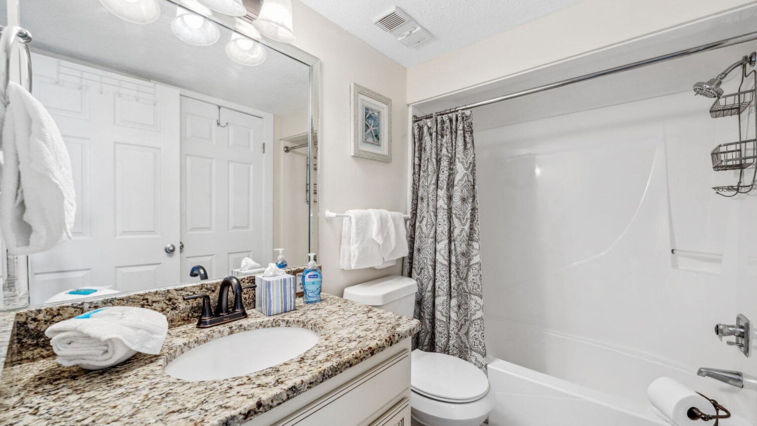 Building Photo - 7205 Thomas Dr