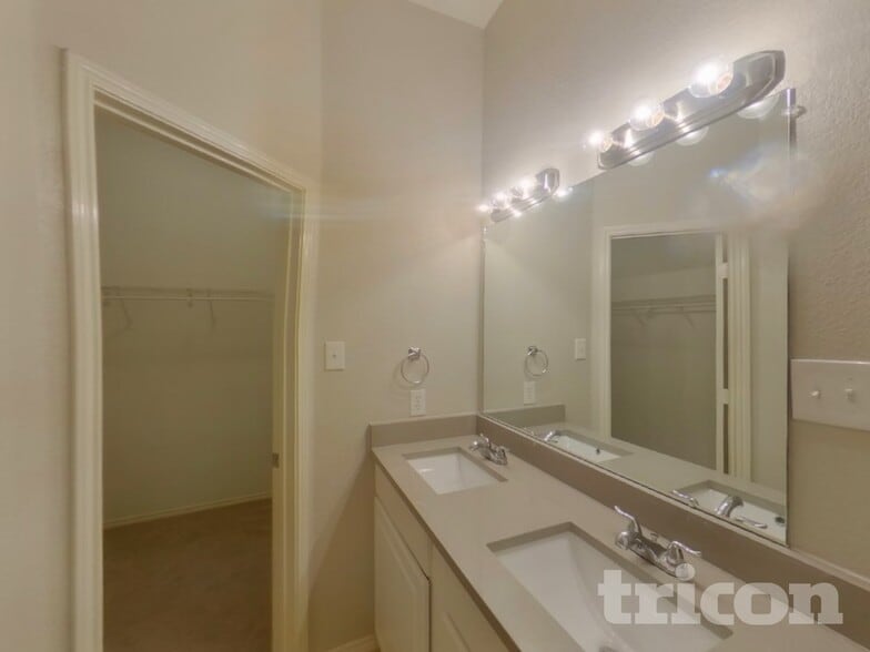 Building Photo - 5417 Elk Ridge Dr