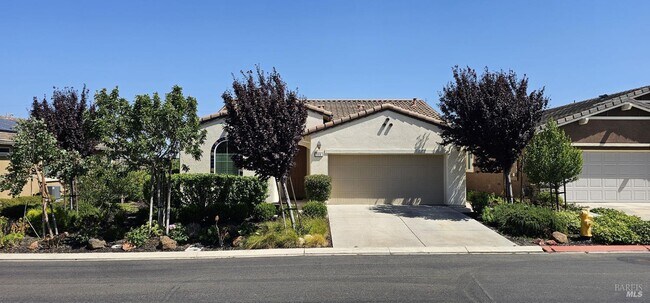 Building Photo - 366 Silver Ridge Dr