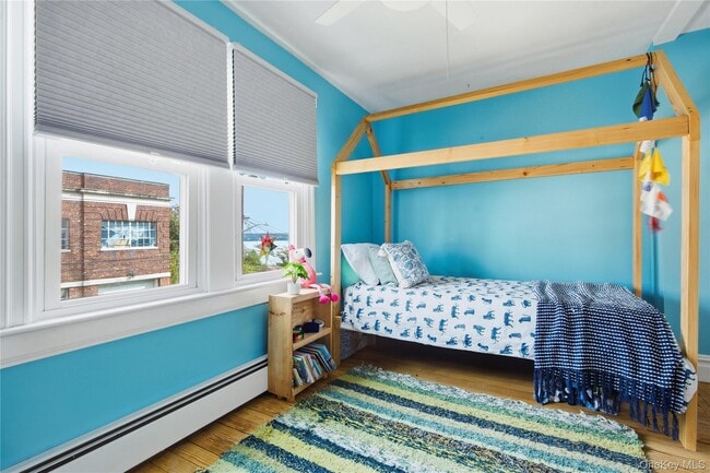 Building Photo - 33 Lydecker St