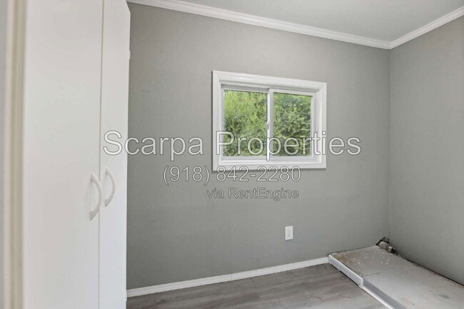 Building Photo - 734 N Walnut Creek Dr