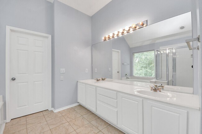 Building Photo - 9002 Sundown Dr