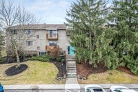 Building Photo - Welcome to your new condo in Walden Woods, located within the sought-after West Allegheny School ...