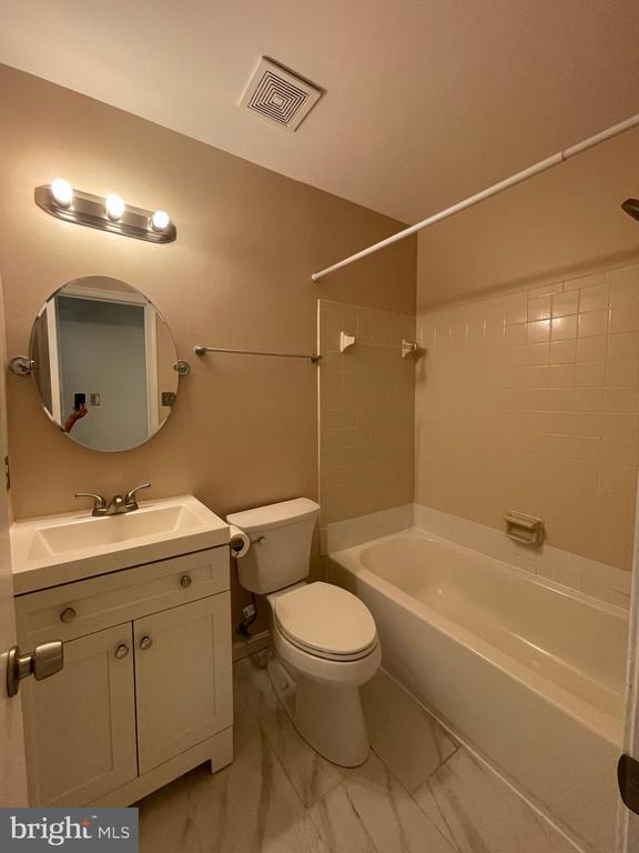 Building Photo - 857 Flagler Dr
