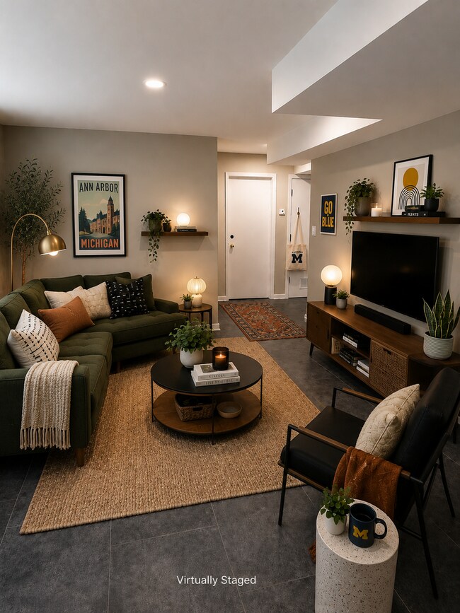 Building Photo - Spacious 4-Bedroom Home with 2 Kitchens | West Ann Arbor