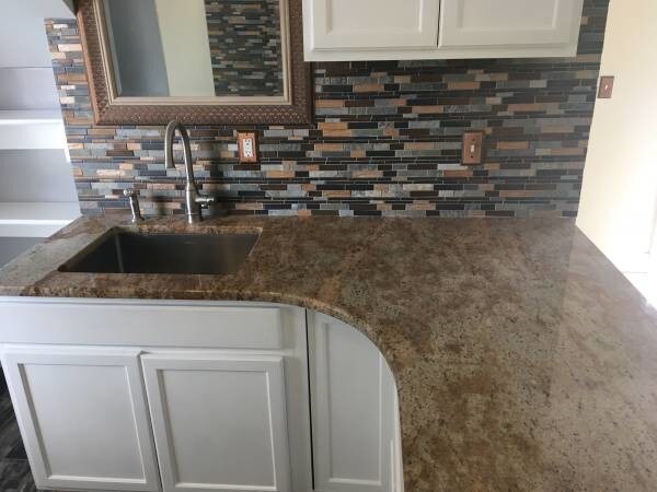 Building Photo - 398 Douglas St