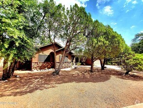 Building Photo - Beautiful Three Bedroom