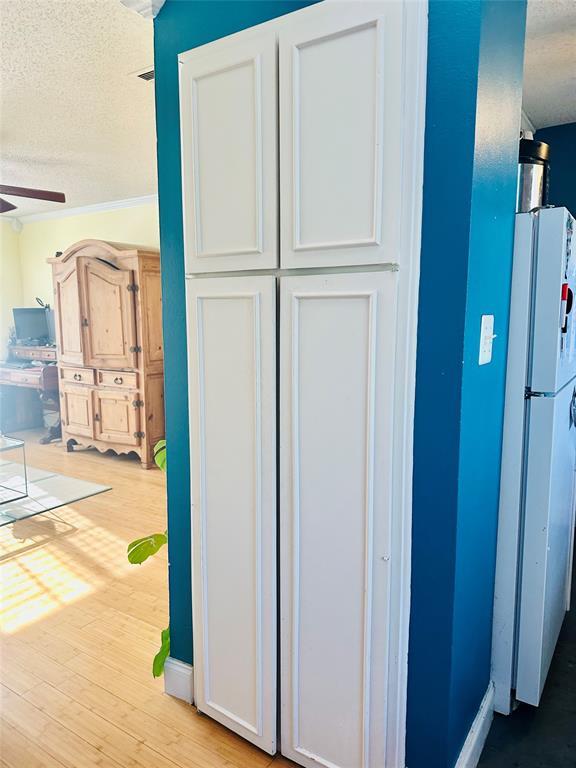 Building Photo - 3902 Peterson Ave