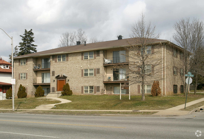 Building Photo - Oakfield North Apartments