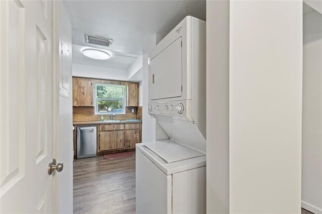 Building Photo - 6131 SW 42nd Ct