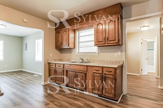 Building Photo - Prepare to fall in love with this 4 bedroom, 2 bathroom home