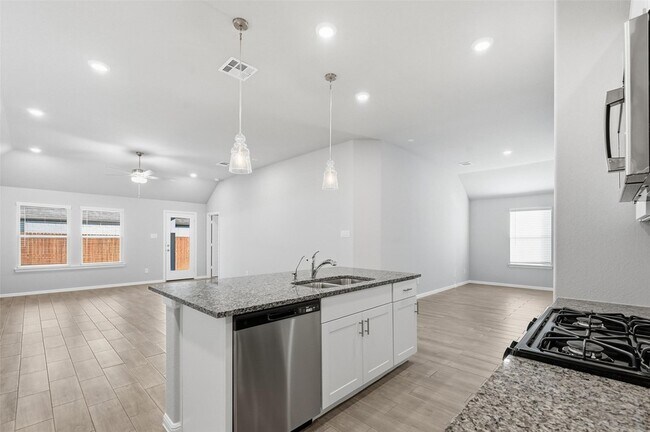 Building Photo - 501 Big Bnd Pkwy