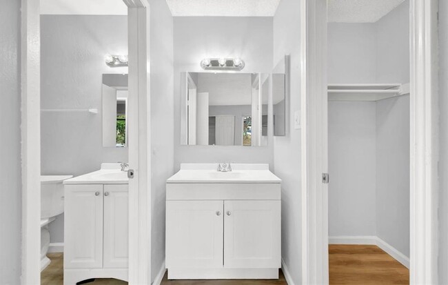 Building Photo - Gorgeous 2 Bed, 1 Bath Condo in Vallejo --...