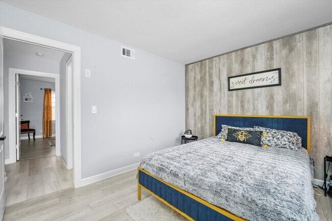 Building Photo - 1758 Sussex Walk