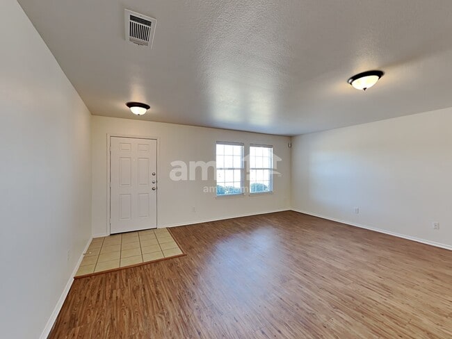 Building Photo - 42 Larkspur Dr