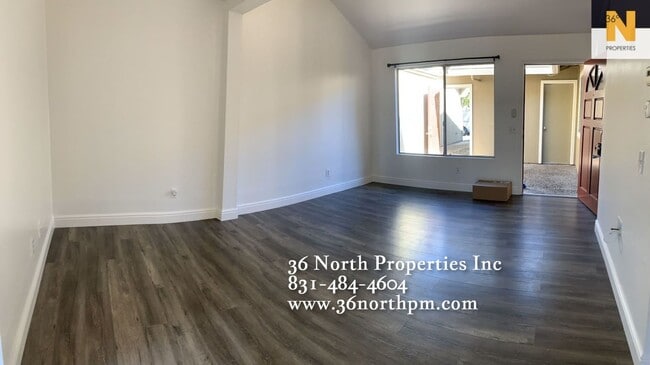 Building Photo - Remodeled 3 bed/2 bath Sunny Creekside Condo Available!