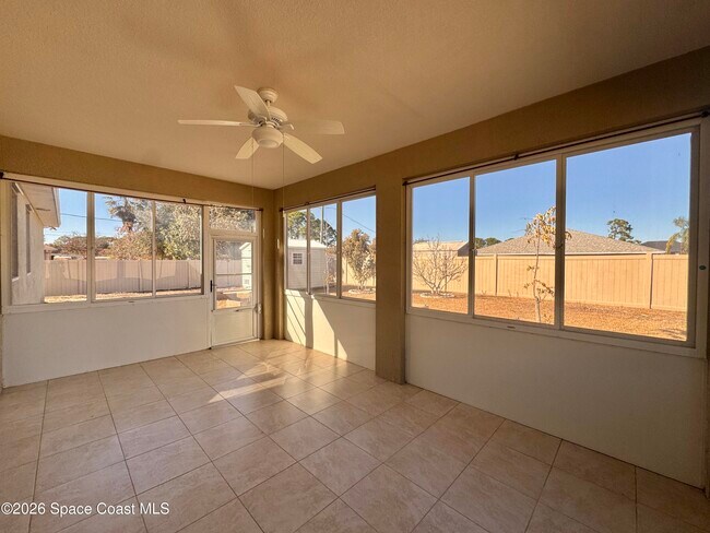 Building Photo - 181 Del Monte St NE