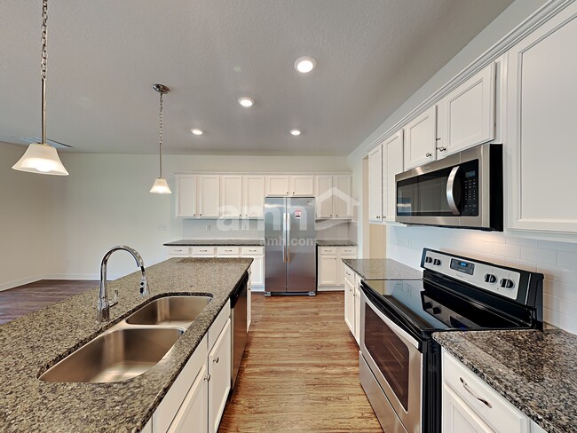 Building Photo - 3084 Creek Village Ln