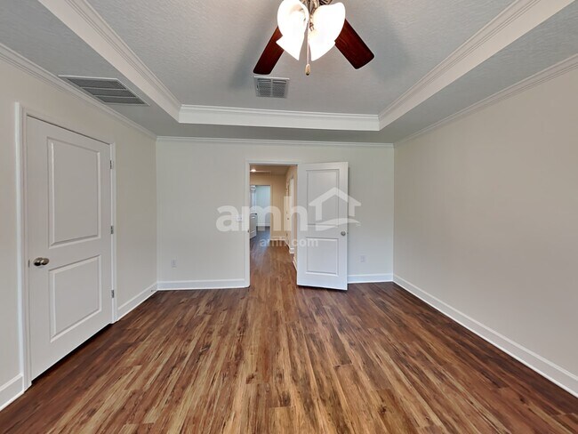 Building Photo - 1109 Walden Pond Dr