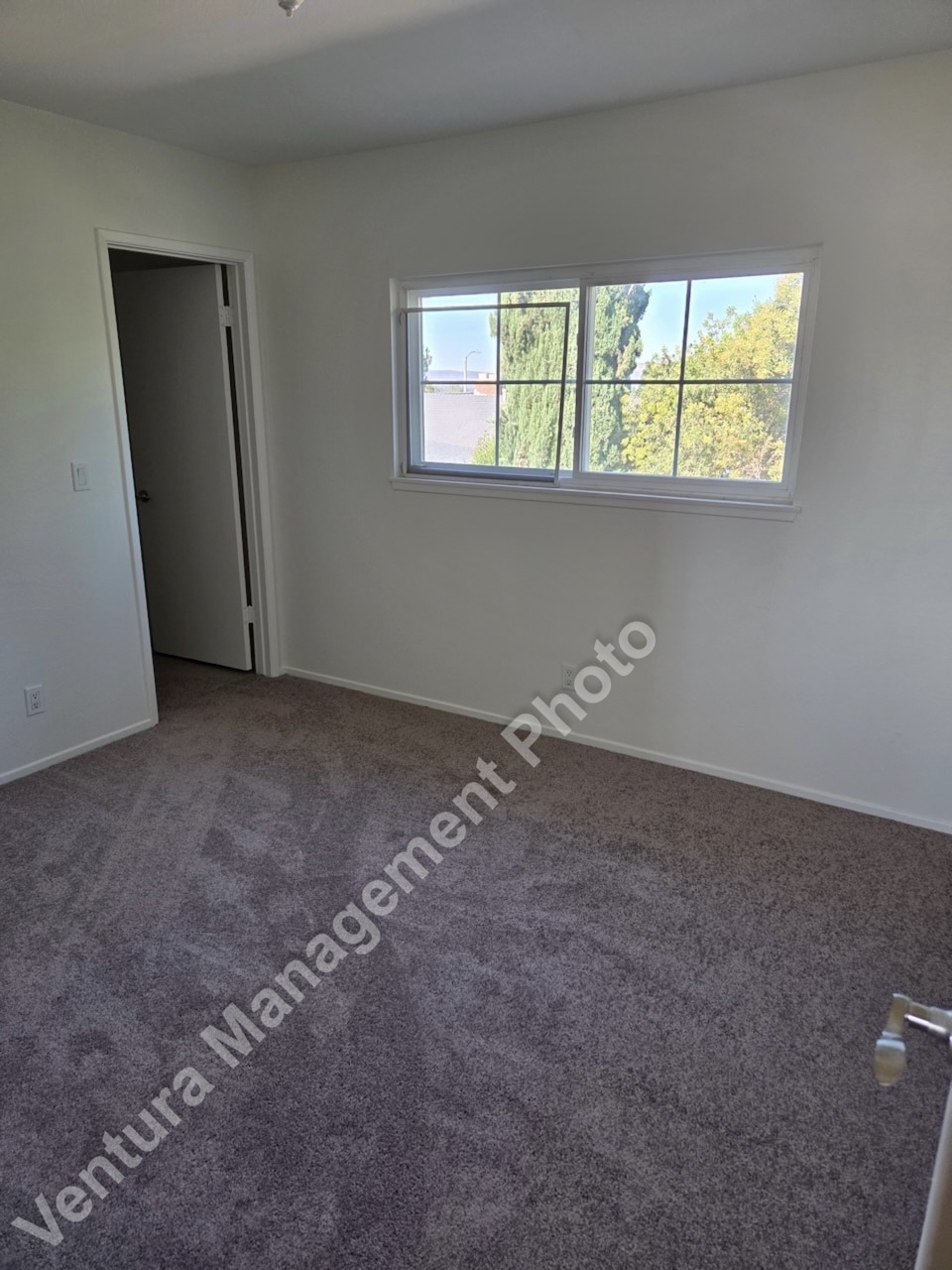 Building Photo - 2333 Lawnview Ct