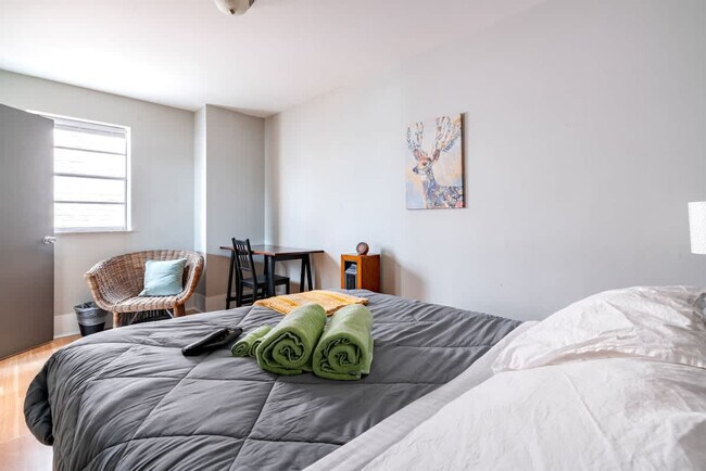 Building Photo - 605 Dennison Ave