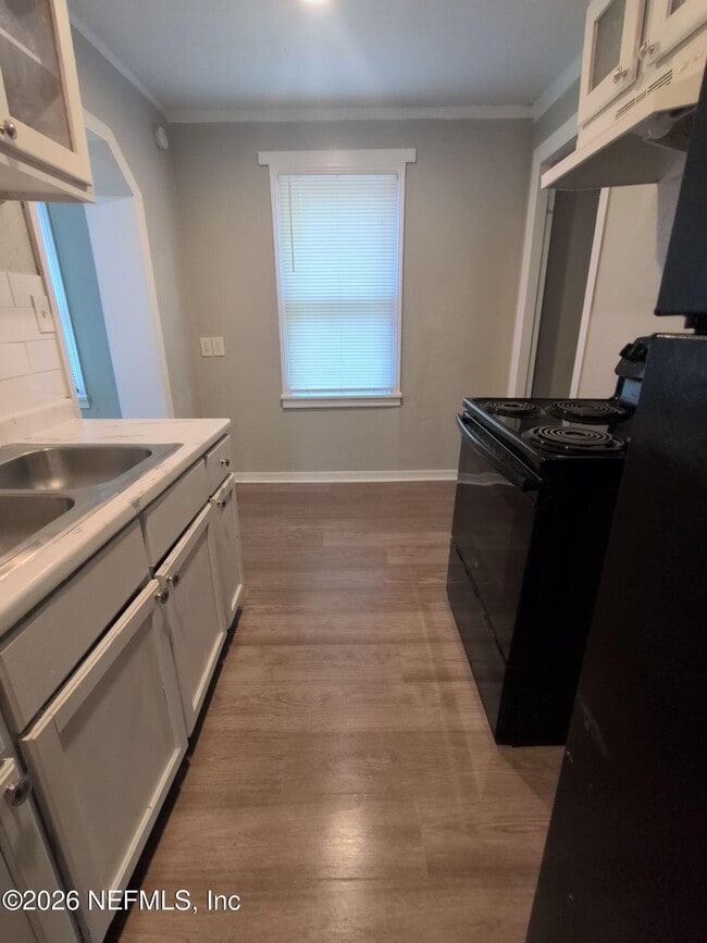 Building Photo - 1037 Detroit St