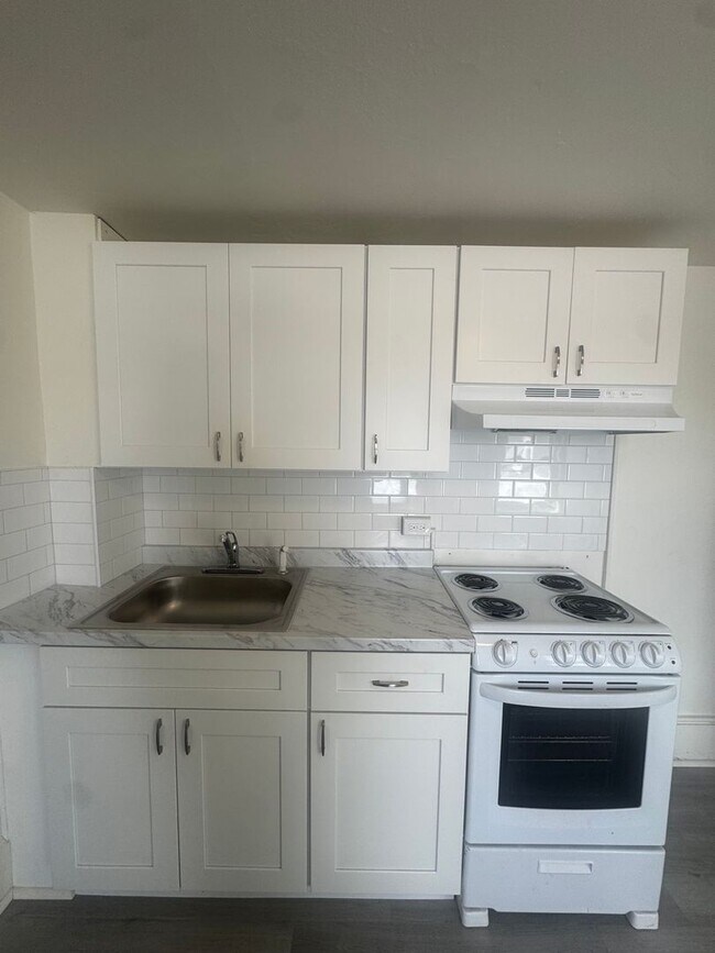 Building Photo - 222 N 12th St