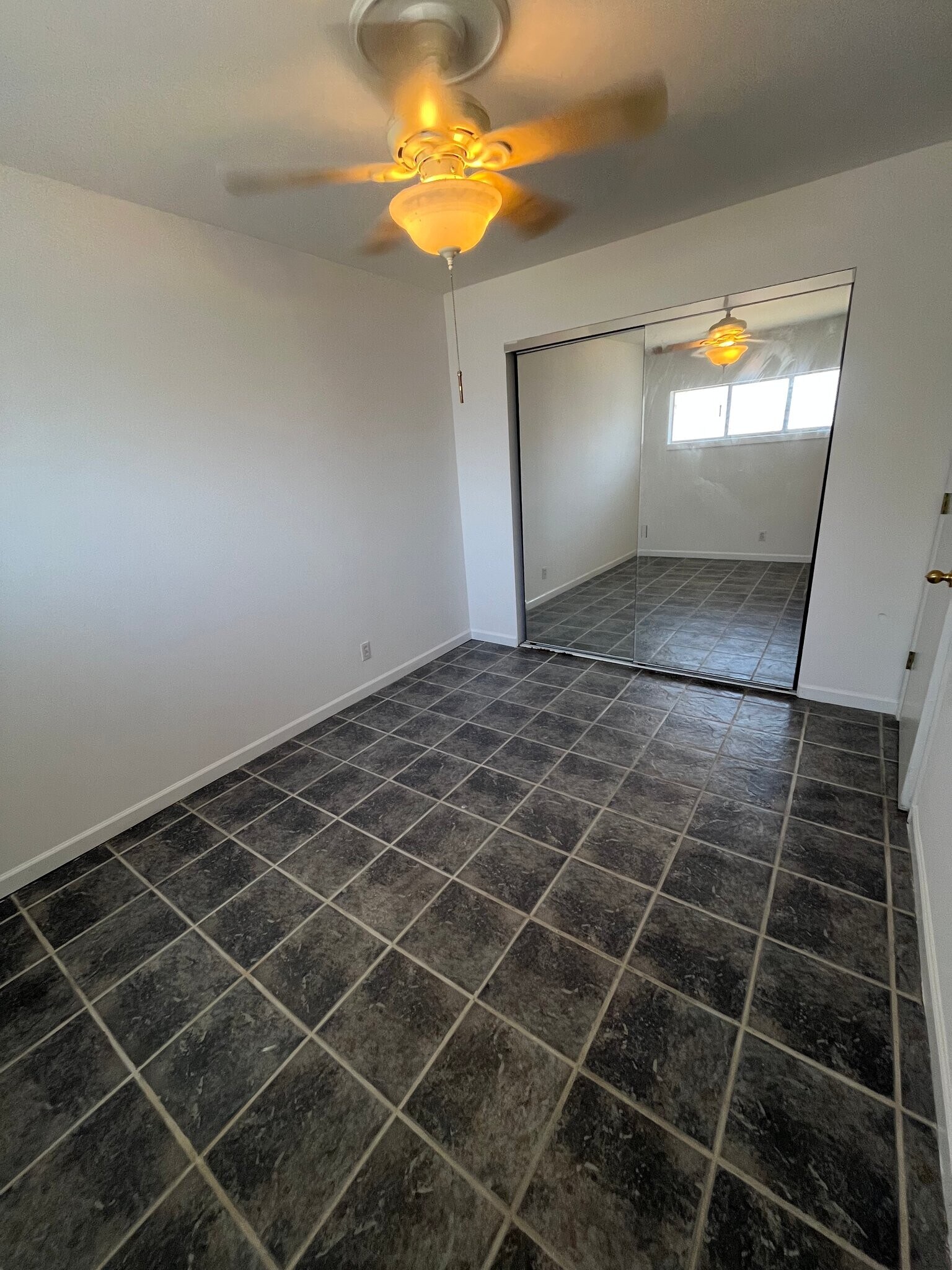 Building Photo - 3838 Pontchartrain Dr