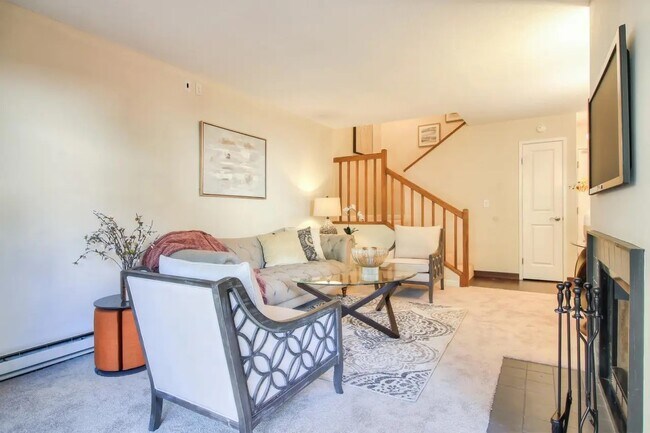 Building Photo - 1391 Gazdar Ct