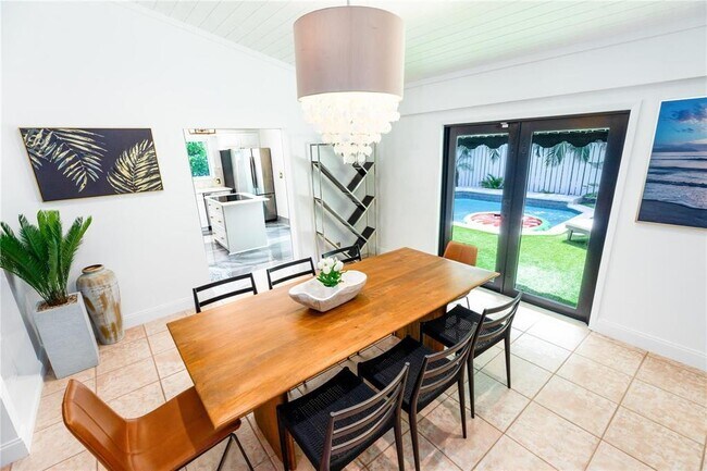 Building Photo - 222 N Tradewinds Ave