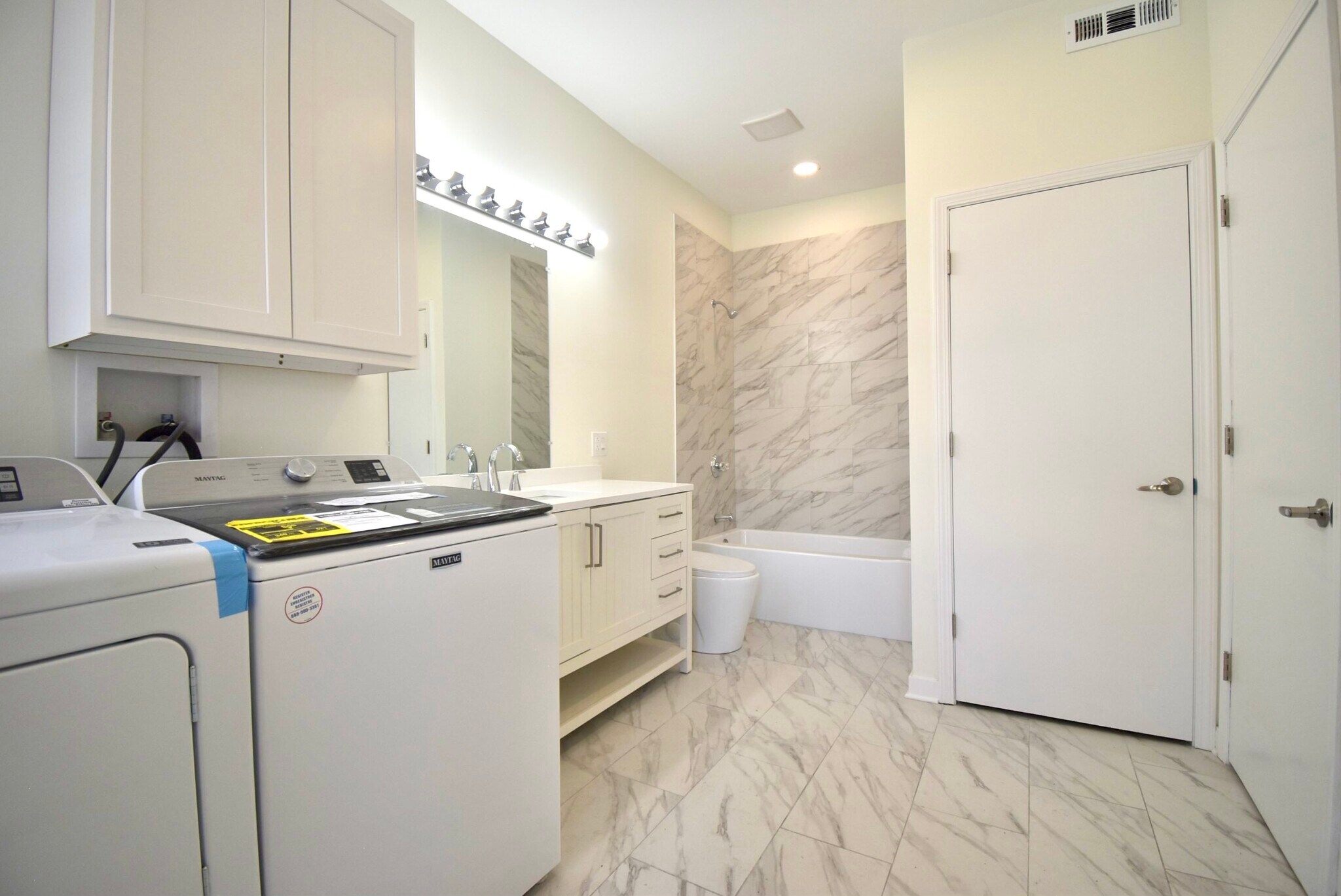 Master Bath - 5638 N Winthrop Ave