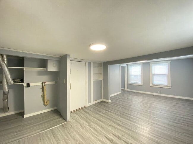 Building Photo - 9 Patten Ct