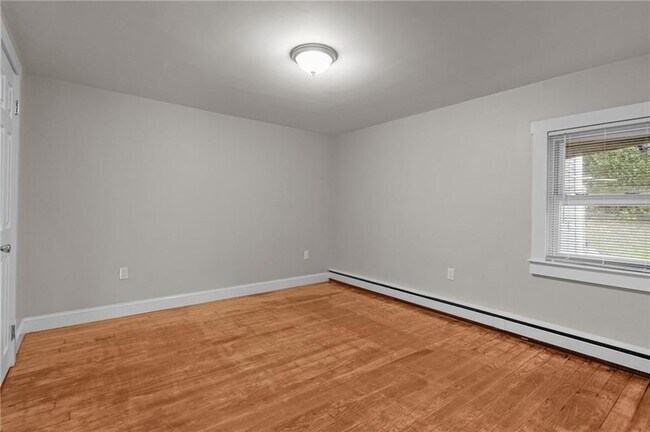 Building Photo - 54 Hillside Ave