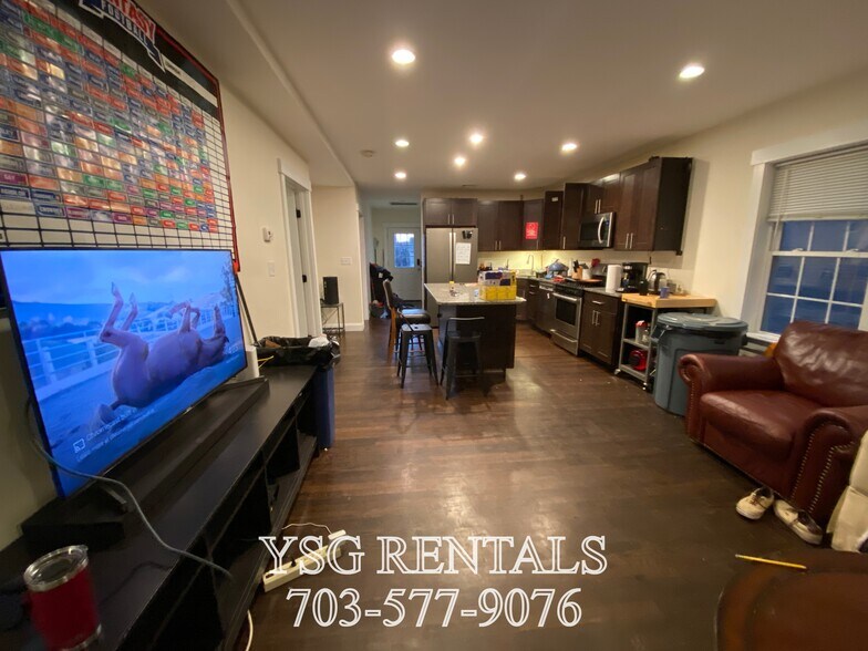 Primary Photo - 27 Wait St