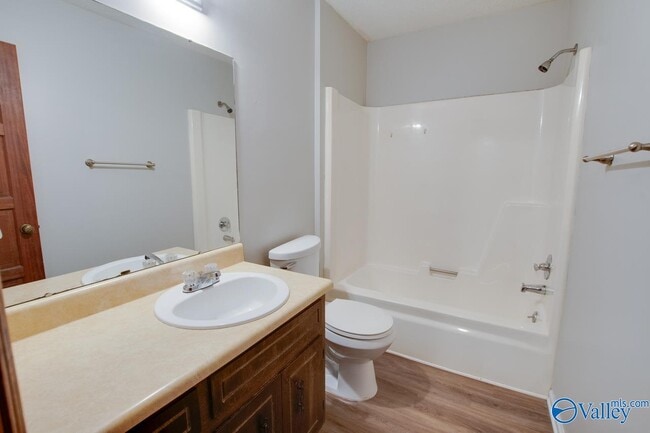 Building Photo - 9020 Mahogany Row SE