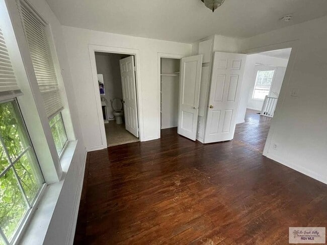 Building Photo - 521 N 9th St