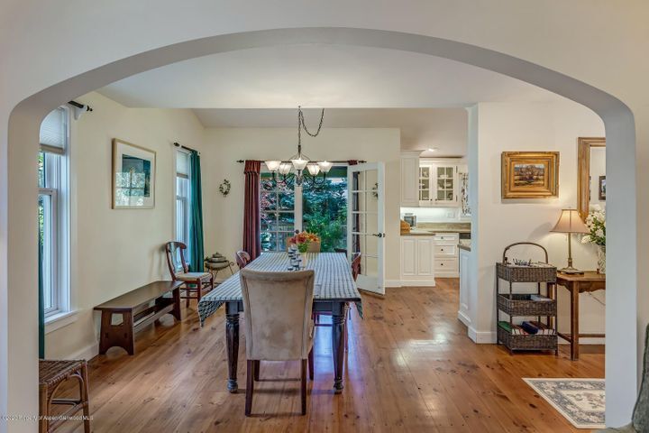 Building Photo - 1359 Wald Dr