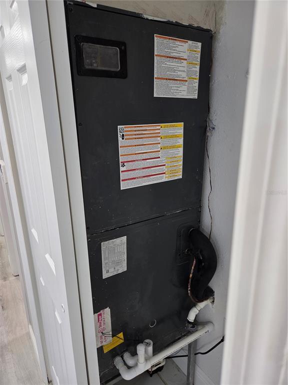 Building Photo - 9004 Tudor Dr