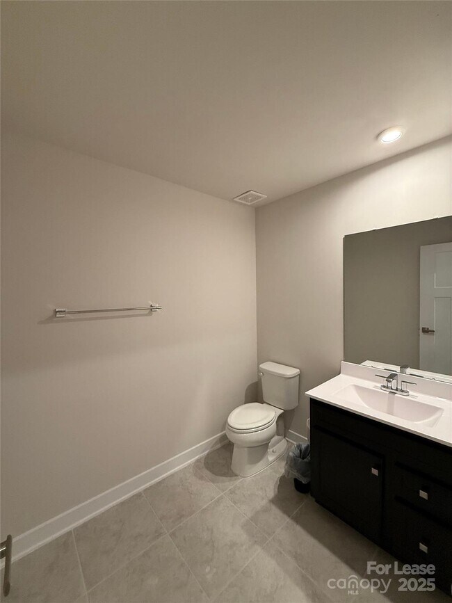 Building Photo - 422 Serenity Cir