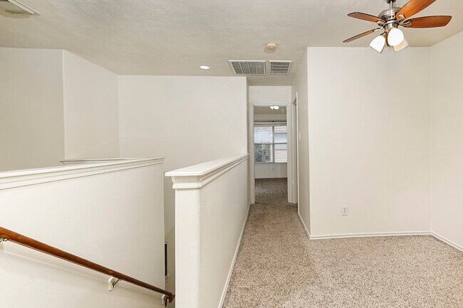 Building Photo - 51 Wickerdale Pl