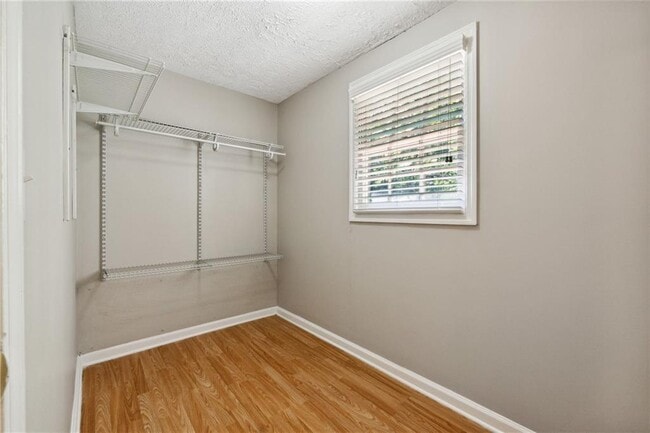 Building Photo - 2684 Forest Way NE