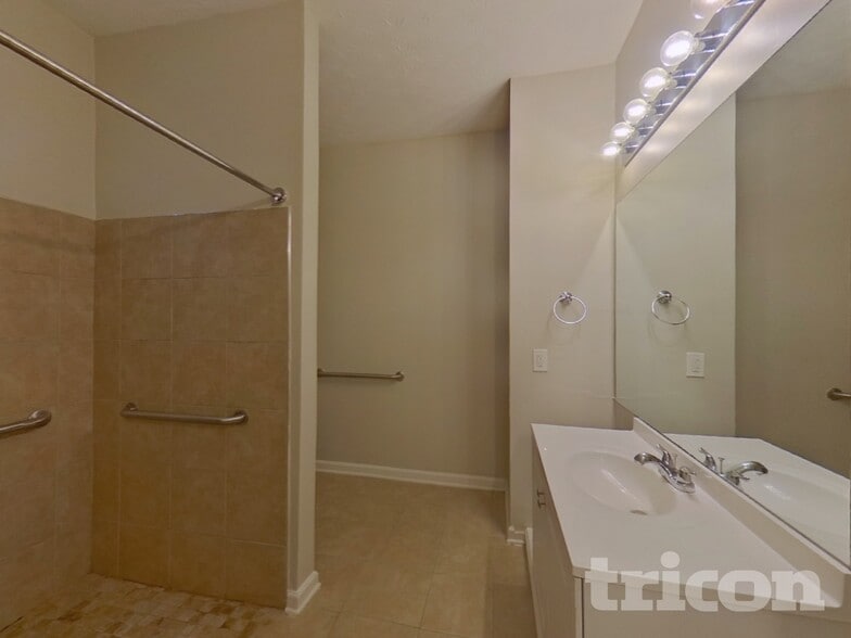 Building Photo - 1421 Highgrove Way