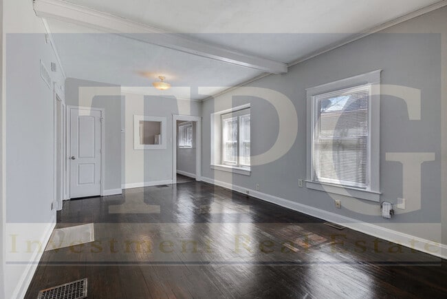 Building Photo - 573 S Crescent Ave