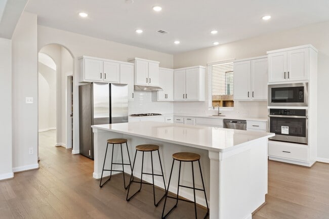 Building Photo - 6131 Belleau Lake Dr