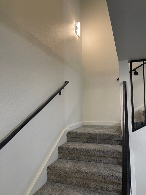 Building Photo - 4292 Meadowbrook Ct NE